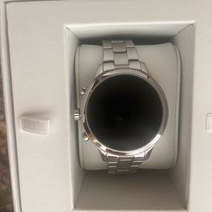 Worn couple times. Gift from Ex..don’t want.